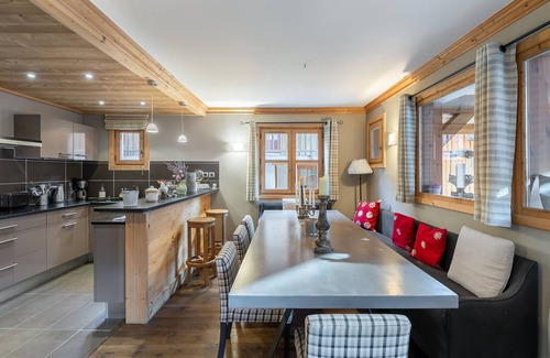 Le Praz Chalet De Esquí | Chalet confortable con sauna para 10 personas en el corazón de Courchevel Le Praz