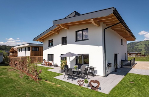 Hopfgarten im Brixental Apartamento | Cozy chalet invites you to feel good