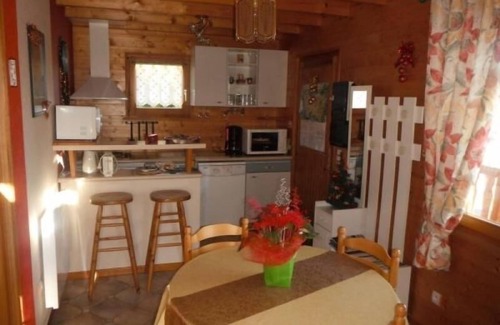Le Val-d'Ajol Cabaña | Acogedor chalet bien equipado con terraza y balcón, ideal para parejas y familias pequeñas