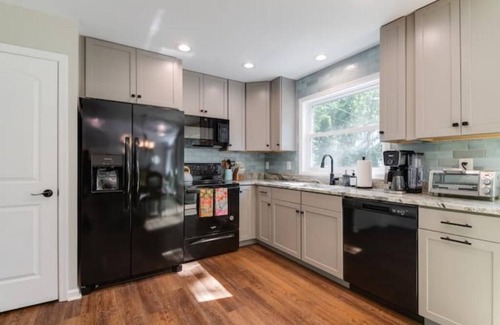 Bentonville Chalet De Esquí | Cozy Chalet-Sauna-EV Charger-Projector-Shenandoah National Park