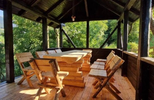 Bran Chalet De Esquí | Cozy chalet with a view of the Bucegi Mountains, close to Bran Castle!
