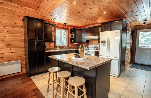 Chertsey Chalet De Esquí | Cozy Chalet with Spa Le Havre R&R