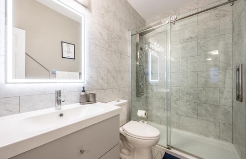 Bedford Apartamento | Cozy Chic Oasis ( 3 Bedroom)