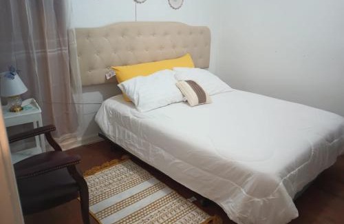 Detroit Casa | Cozy- Chic room in a very quiet area