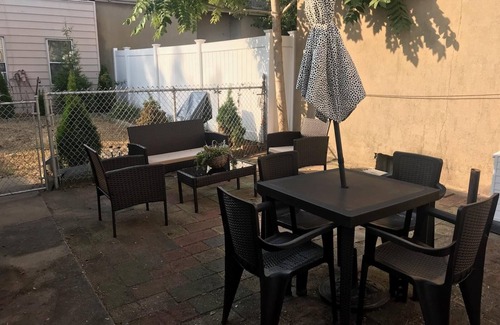 North Bergen Apartamento | Acogedor Chic Urban Enclave para su estancia grupal en NYC / NJ