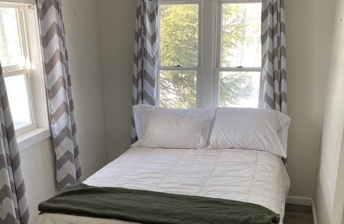 Paris Cabaña | Cozy Chippewa Lake Cottage With Shared Lake Access