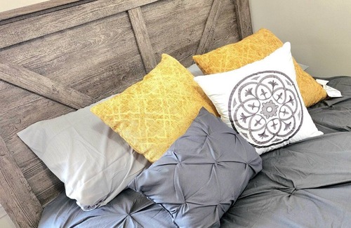 Detroit Casa | Cozy City Comfort with modern style