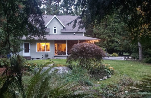 Point Roberts Cabaña | Cozy Classy Country Cottage
