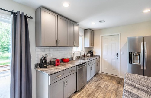 Sterling Heights Casa | Cozy, Clean and Bright 4BR / 2BA Home! Welcome!