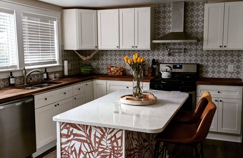 Martindale-Brightwood Casa | Cozy Clean Boho Bungalow for All-Star Weekend. 15 minutes from downtown.