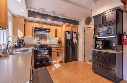 Alpine Meadows Apartamento | Cozy & Clean Palisades Cabin for 8 Close to Hiking Lake