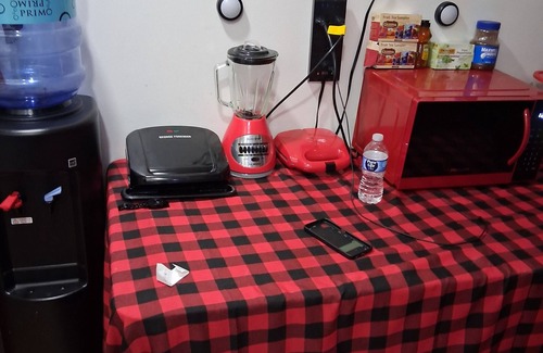 Canarsie Casa | Cozy clean quiet livingroom for three in brilliant brooklyn NY with WiFi, AC
