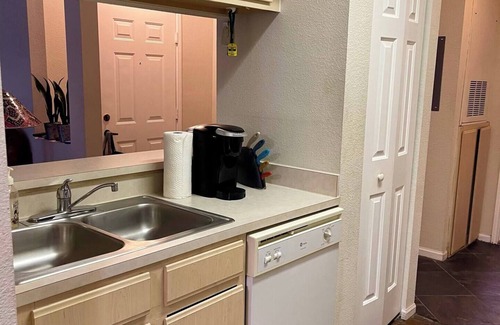 Clearwater Apartamento | Cozy Clearwater Condo. Resort-Style Pool, Close to Spectacular Clearwater Beach!