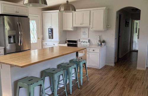 Decorah Casa | Cozy Clubhouse - with Scenic golf course views.