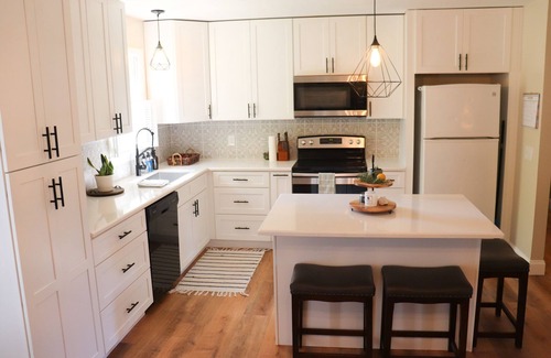 Brunswick Casa | Cozy, Coastal, Central, Kid/Dog Friendly Home