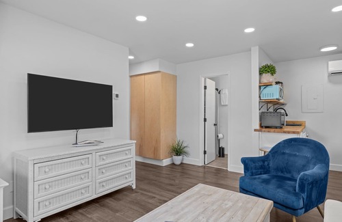 Emerald Isle Apartamento | Cozy Coastal Condo — Steps from the Beach, Newly Renovated & Perfectly Charming!