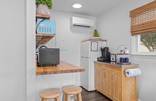 Emerald Isle Apartamento | Cozy Coastal Condo — Steps from the Beach, Newly Renovated & Perfectly Charming!