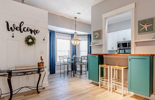 Myrtle Grove Casa | Cozy Coastal Cottage - Family Friendly, & minutes from the Beach!