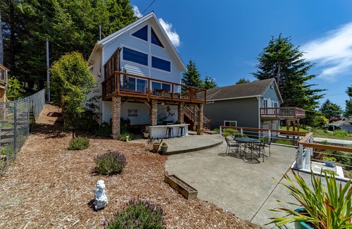 Shelter Cove Casa | Moderno confort costero con magníficas vistas al océano