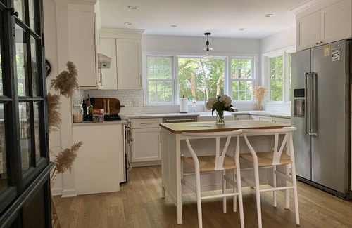 Darien Casa | Cozy Coastal Retreat w/ Detached Office Near NYC