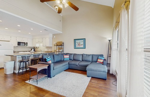 El Centro Beach Condominio | Cozy coastal condo with a loft, shared pool and beach access