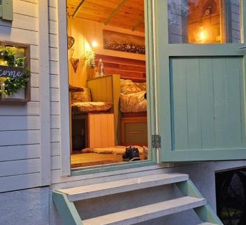 Northampton Casa | Cozy Cobblers Cabin