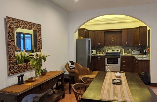 Antigua Guatemala Casa | COZY COLONIAL TWO-BEDROOM FAMILY HOME WITH BEAUTIFUL TERRACE WITH VOLCANOES VIEW
