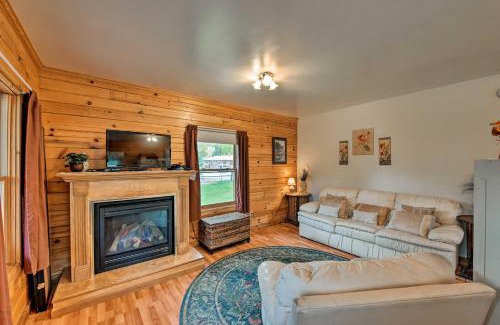 Buena Vista Casa | Cozy Colorado Cabin with Deck, Grill and River Access!