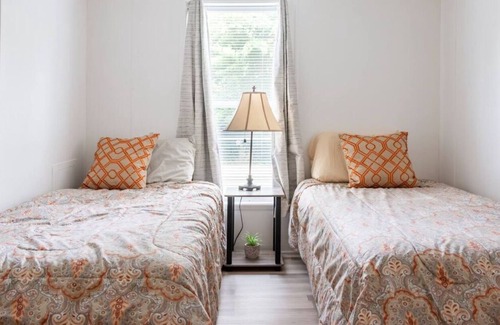 Powell Casa | Cozy Columbus home! Newly Renovated!!