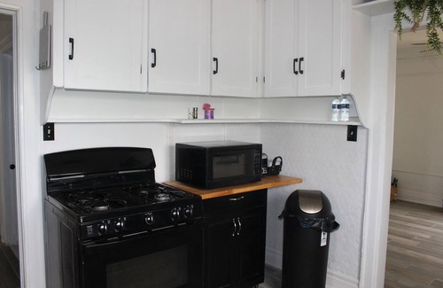Eastpointe Apartamento | Cozy! Comfortable! Spacious!