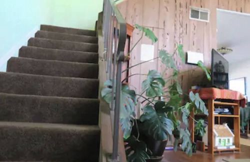 Lincoln Acres Casa | Cozy & Comfortable Two Story Townhouse