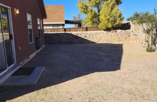 Las Cruces Casa | Experience comfort and serenity with this charming 3 bed, 2 bath country home.