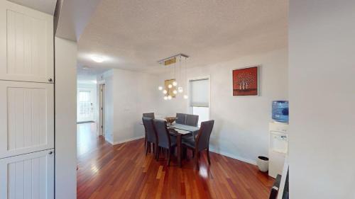 Cougar Ridge Casa | Cozy comfy and relaxing home at Cougaridge SW Calgary