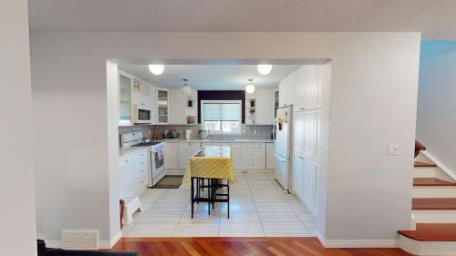 Cougar Ridge Casa | Cozy comfy and relaxing home at Cougaridge SW Calgary