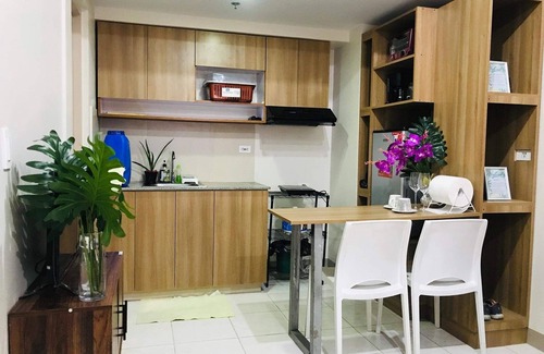 Santa Mesa Heights Condominio | Cozy , Comfy & Convenient