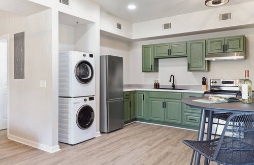 Thunderbolt Casa | cozy comfy cottage c+