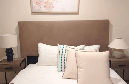 Mill Park Casa | Cozy comfy green house