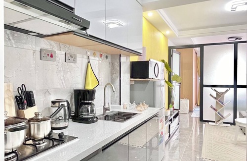 Kileleshwa Casa | Cozy, complete touch of African Beauty décor! catch great Sunrise & Sunset Views