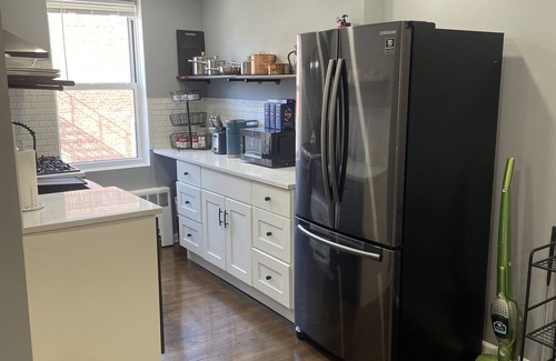 Getty Square Condominio | Cozy condo 2 blocks to train that goes Manhattan New York City