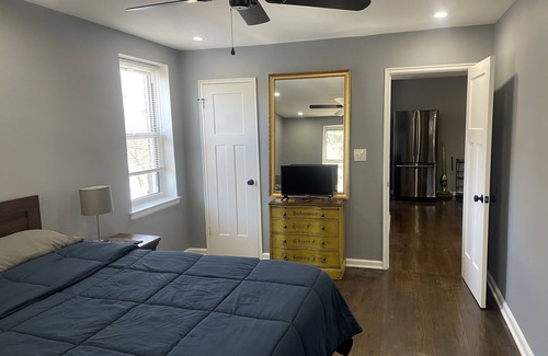 Getty Square Condominio | Cozy condo 2 blocks to train that goes Manhattan New York City