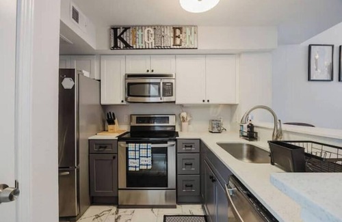 Las Colinas Apartamento | Cozy Condo 8 mins to DFW Airport