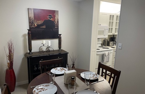 North Central Edmonton Condominio | Cozy Condo close to LRT, Stadium and Expo Center.