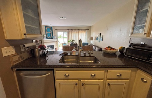 Goleta Casa | Cozy Condo Close to UCSB Quiet, Safe Neighborhood