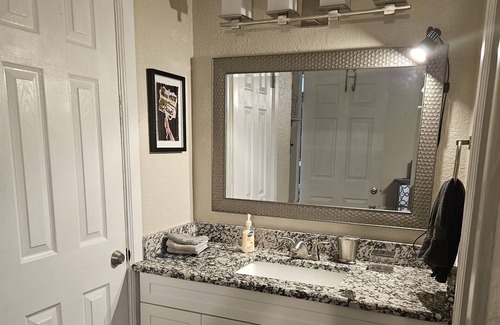 Northeast Dallas Condominio | Cozy Condo in Big D/ near White Rock Lake