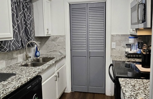 Northeast Dallas Condominio | Cozy Condo in Big D/ near White Rock Lake