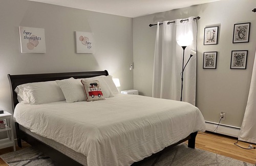 Rocky Hill Condominio | Cozy condo in heart of CT