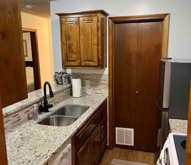Shawnee Apartamento | Cozy condo in the perfect location with no stairs!