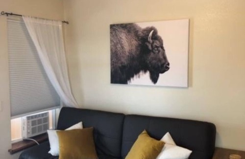 River Road Condominio | Cozy condo located in central Missoula on the Milwaukee Path bike trail.