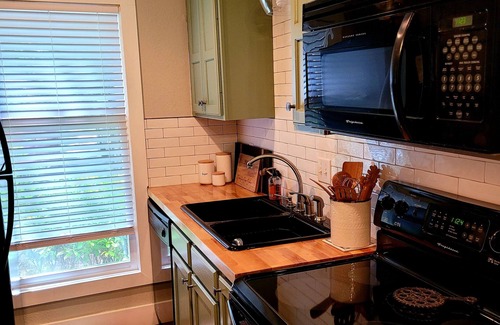 Sapphire Condominio | Cozy condo located in Sapphire with access to full amenities