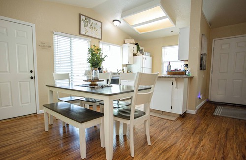 Three Rivers Casa | Cozy Condo minutes from the Sequoia National Park
